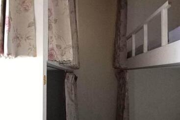 هتل کپسول Smile Capsule Hostel
