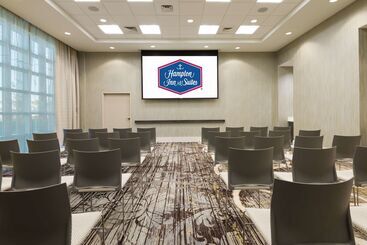 هتل Hampton Inn & Suites Tampa Airport Avion Park Westshore