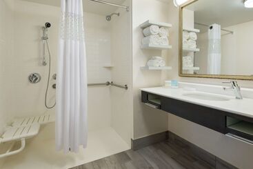 هتل Hampton Inn & Suites Tampa Airport Avion Park Westshore