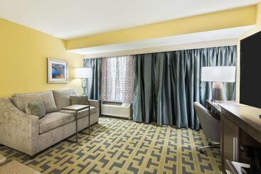 هتل Hampton Inn & Suites Tampa Airport Avion Park Westshore