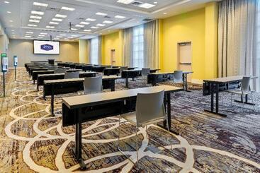 هتل Hampton Inn & Suites Tampa Airport Avion Park Westshore