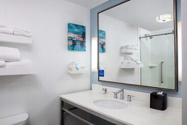 هتل Hilton Garden Inn Mobile Downtown