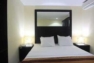 هتل Collection O Airport Kuta Bali