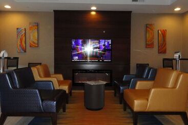 هتل Mainstay Suites Midland