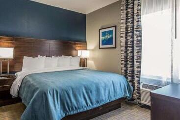 هتل Mainstay Suites Midland