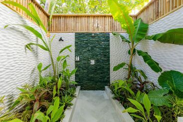 هتل Malahini Kuda Bandos Resort