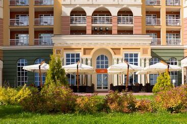 هتل Radisson Resort, Zavidovo