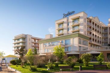 هتل Radisson Resort, Zavidovo