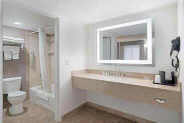 هتل Quality Inn Idaho Falls