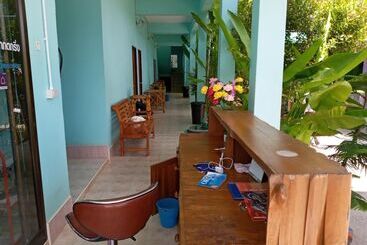 בית מלון כפרי Stella Resort Khanom