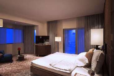 هتل Wyndham Legend Halong
