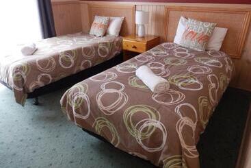 汽车旅馆  Mountain View Motor Inn & Holiday Lodges