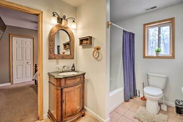 Game Room & Lake Access: Albrightsville Home!