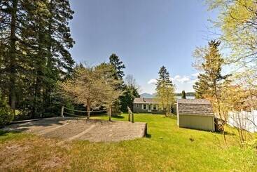 Bayfront Hancock Cottage W/ Beach Access & Views!