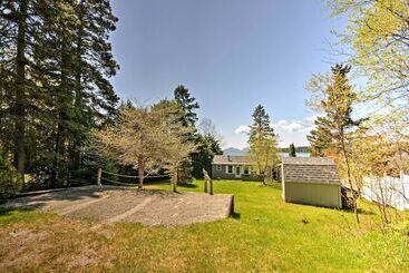 Bayfront Hancock Cottage W/ Beach Access & Views!