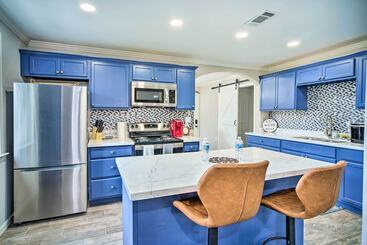 Blue Cottage In The Bayou  W/ Private Yard!