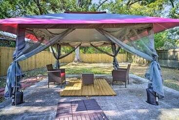 Blue Cottage In The Bayou  W/ Private Yard!