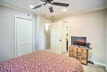 Blue Cottage In The Bayou  W/ Private Yard!