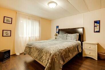 بيت ريفى Brookings Home W/ Deck, 1/2 Mi To Harris Beach!