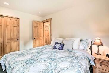Chalet At Running Y Resort W/ Wraparound Deck!