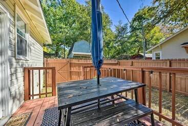Charming Charlotte Abode W/ Deck & Fire Pit!