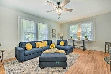 Charming Charlotte Abode W/ Deck & Fire Pit!