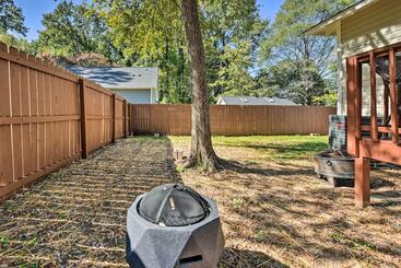 Charming Charlotte Abode W/ Deck & Fire Pit!