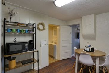 Centrally Located Mountain Getaway In Lead!