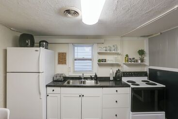 Centrally Located Mountain Getaway In Lead!