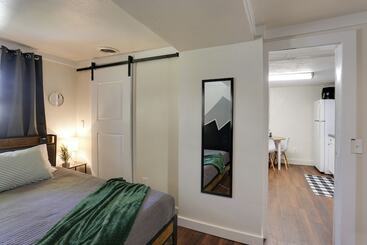 Centrally Located Mountain Getaway In Lead!