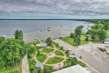 Cozy Prudenville Cabin: Walk To Houghton Lake