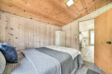 Cozy Prudenville Cabin: Walk To Houghton Lake