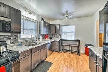 Cozy Retreat W/ Yard ~ 2 Mi To Lake Michigan!