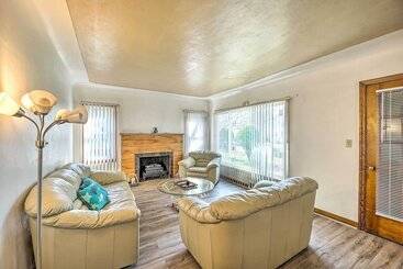 Cozy Retreat W/ Yard ~ 2 Mi To Lake Michigan!