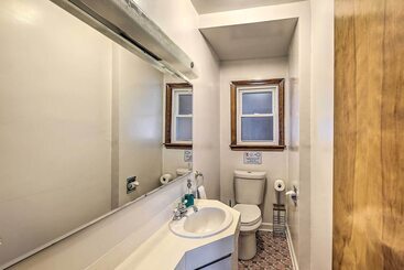 Cozy Retreat W/ Yard ~ 2 Mi To Lake Michigan!