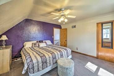 Cozy Retreat W/ Yard ~ 2 Mi To Lake Michigan!