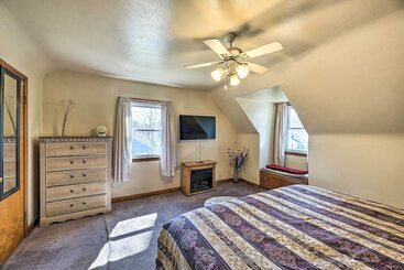 Cozy Retreat W/ Yard ~ 2 Mi To Lake Michigan!