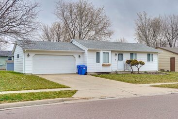 Cozy Sioux Falls Home   7 Mi To Downtown!