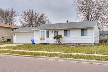 Cozy Sioux Falls Home   7 Mi To Downtown!