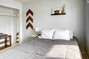 Cozy Sioux Falls Home   7 Mi To Downtown!
