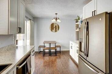 Cozy Sioux Falls Home   7 Mi To Downtown!