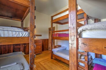 コテージ East Burke Home On Kingdom Trails: Near Ski Resort