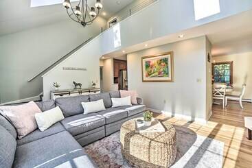 Family Friendly Retreat W/ Hot Tub: 1 Mi To Dtwn