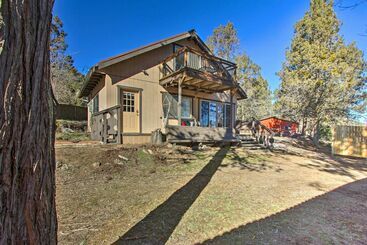 Fox Cottage Quiet Escape W/ Private Deck!