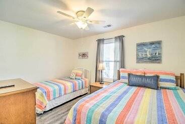 コテージ Freshly Remodeled Beach House, Steps To Shore