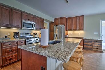 30 Mi To Crested Butte: Dog Friendly Home By River