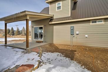 30 Mi To Crested Butte: Dog Friendly Home By River
