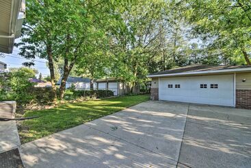 Historic Dearborn Home: 13 Mi To Downtown Detroit!