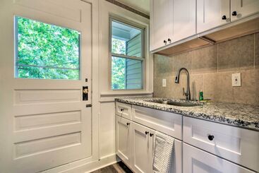 Historic Dearborn Home: 13 Mi To Downtown Detroit!