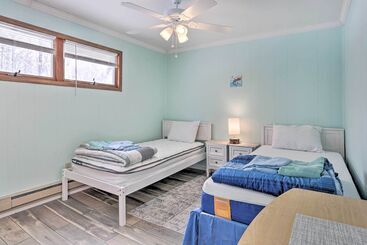 コテージ Large Greeley House W/ 2 Game Rooms + Yard!